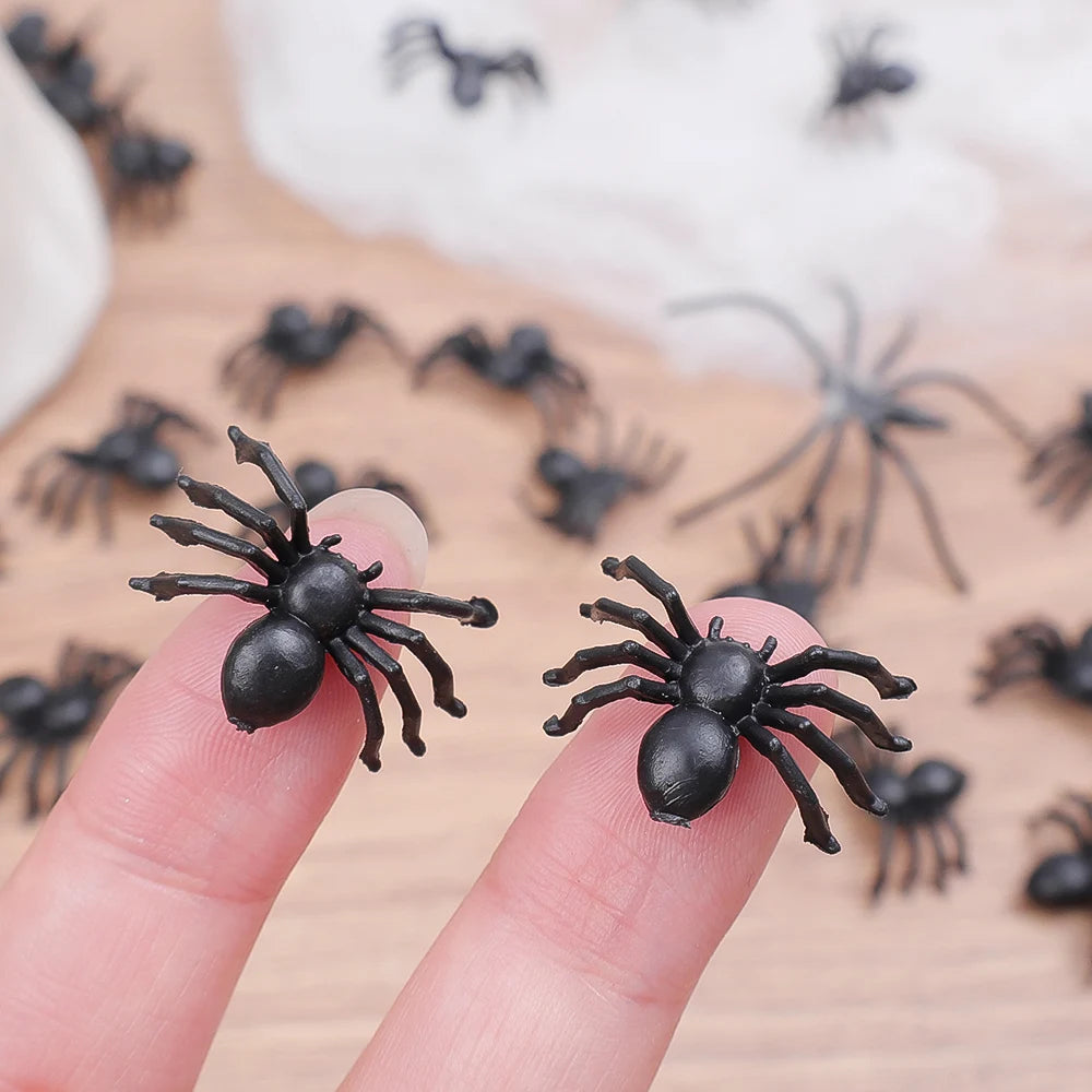 Creepy Crawly Spider Pack – Fake Black Insects for Halloween & Pranks (50/500PCS)